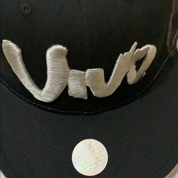 BNWT Vivo Hat - Picture 2 of 8